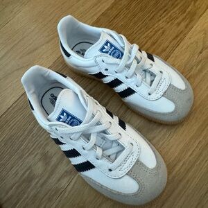 Toddler adidas samba size 9T